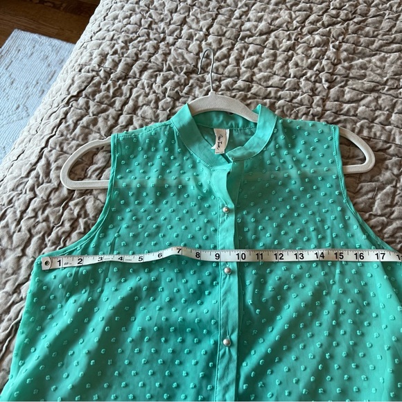 New Tower thin green sleeveless top, size medium - Picture 4 of 8